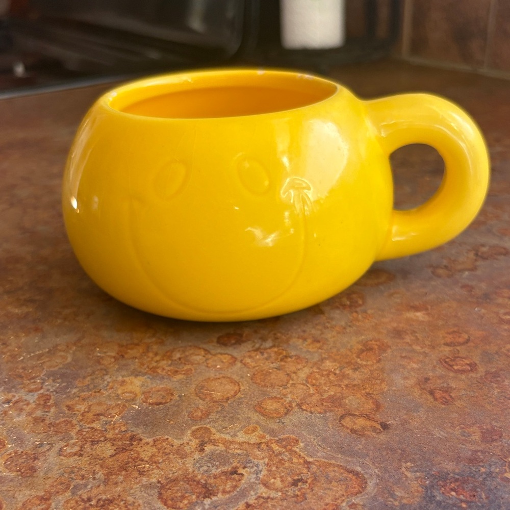 Vintage Smiley Face Mug